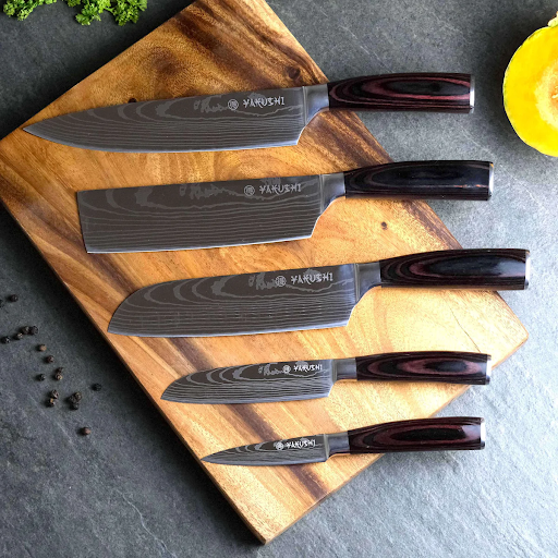 Choose Between Master Chef Knife Sets and Damascus Kitchen Knives